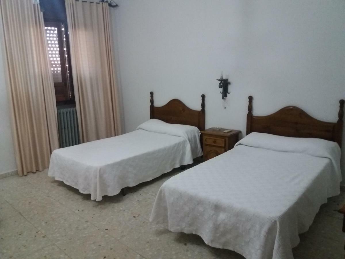 Hostal Gran Capitan Bargas Exterior foto